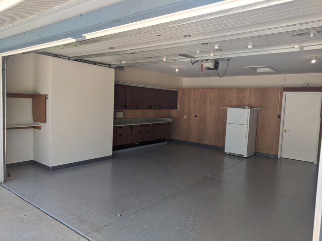 2+stall garage with cabinets - 781 Ross Rd