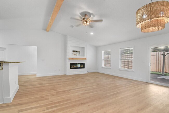 Building Photo - 101 Azalea Rd