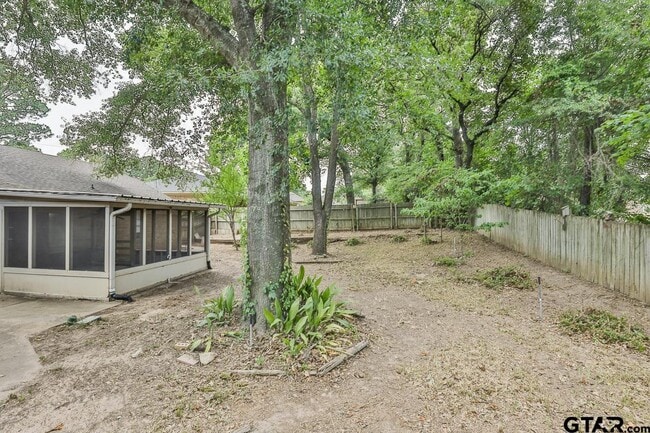 Building Photo - 1823 Picadilly Pl