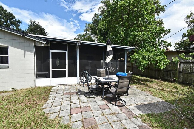 Building Photo - 800 Gaston Foster Rd