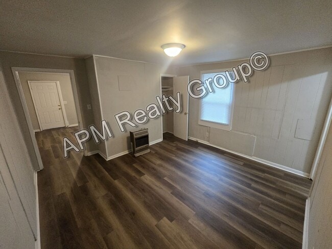 Building Photo - Renovated one bedroom duplex in Melrose He...