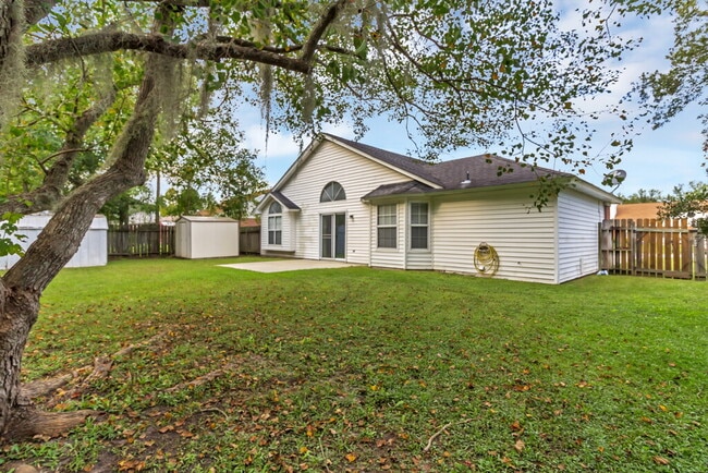 Building Photo - 710 Osprey Dr