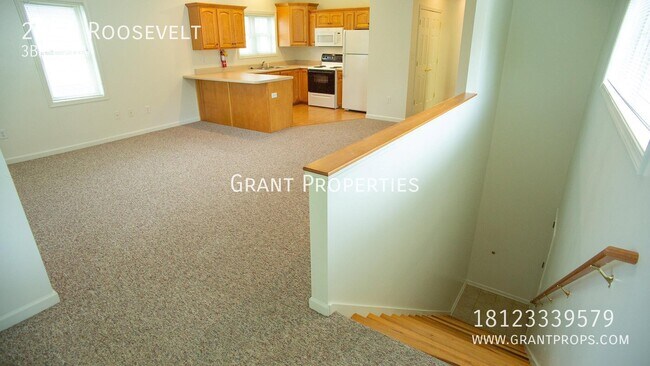 Building Photo - 204 S Roosevelt St