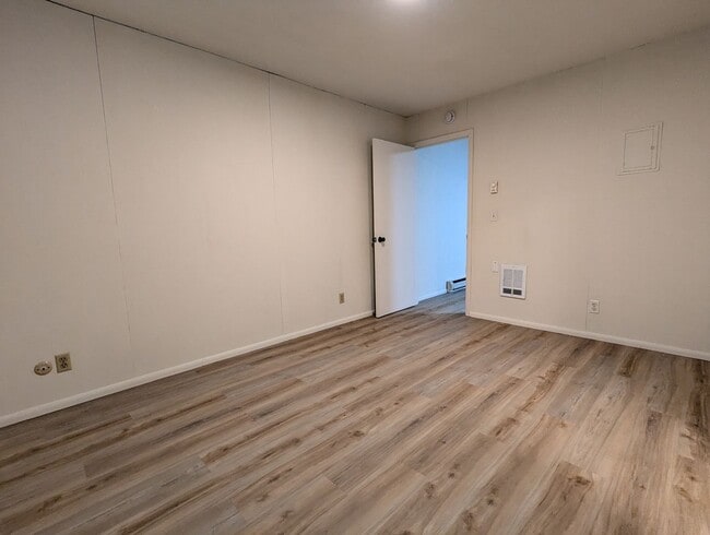 Building Photo - Great 1-Bedroom, 1-Bath Apartment In Springfield!