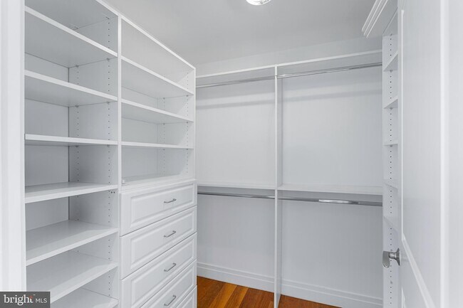 Building Photo - 147 Waterfront St