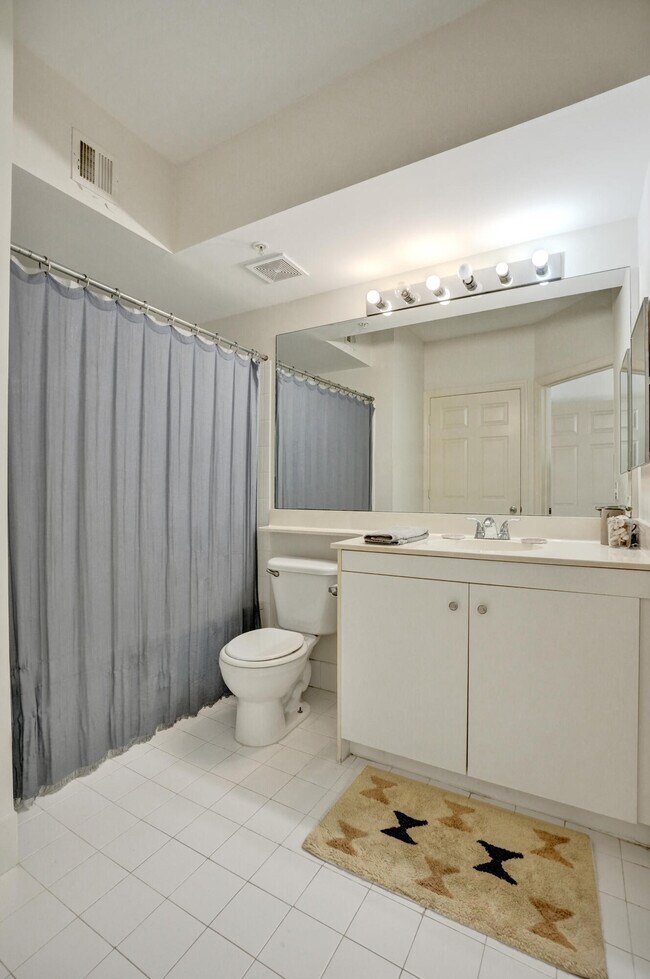Building Photo - 2113 Tuscany Way