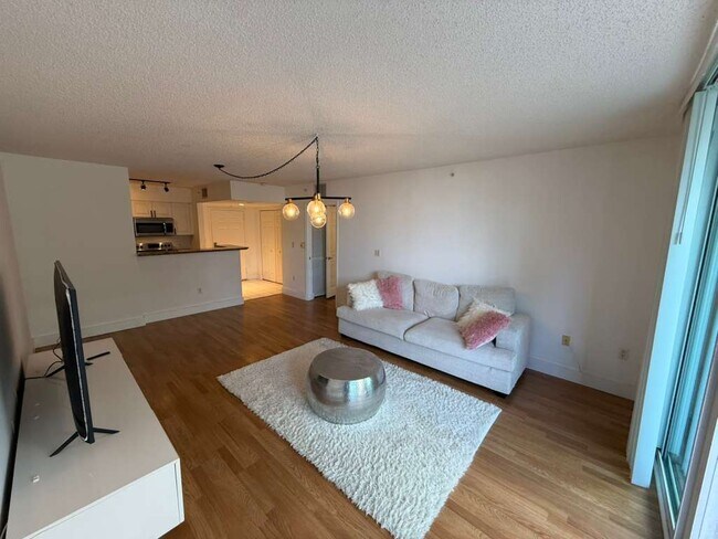 Building Photo - 1155 Brickell Bay Dr