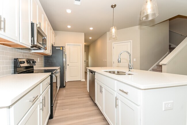 Building Photo - 862 Calvin Pk Dr