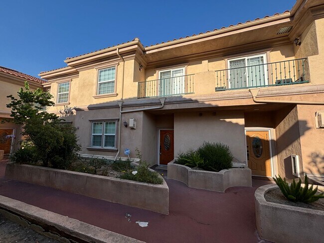 Primary Photo - Spacious 3-Bedroom Condo with Underground ...