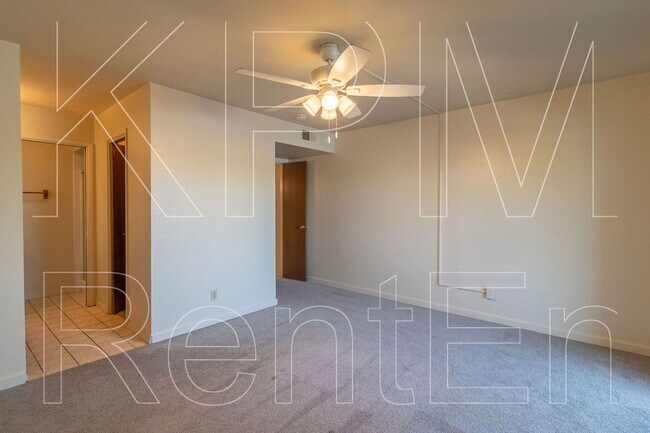 Building Photo - 3790 W Benjamin Holt Dr