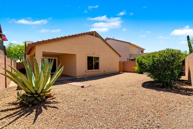 Building Photo - Well maintained 3 bedroom home in Cave Creek AZ - Available Today!