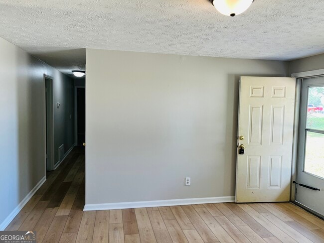 Building Photo - 2270 Pope Rd