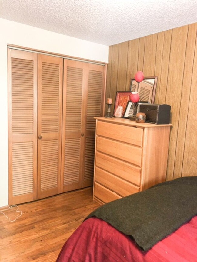 Building Photo - Great location in Milwaukie, OR! 3 bedroom...