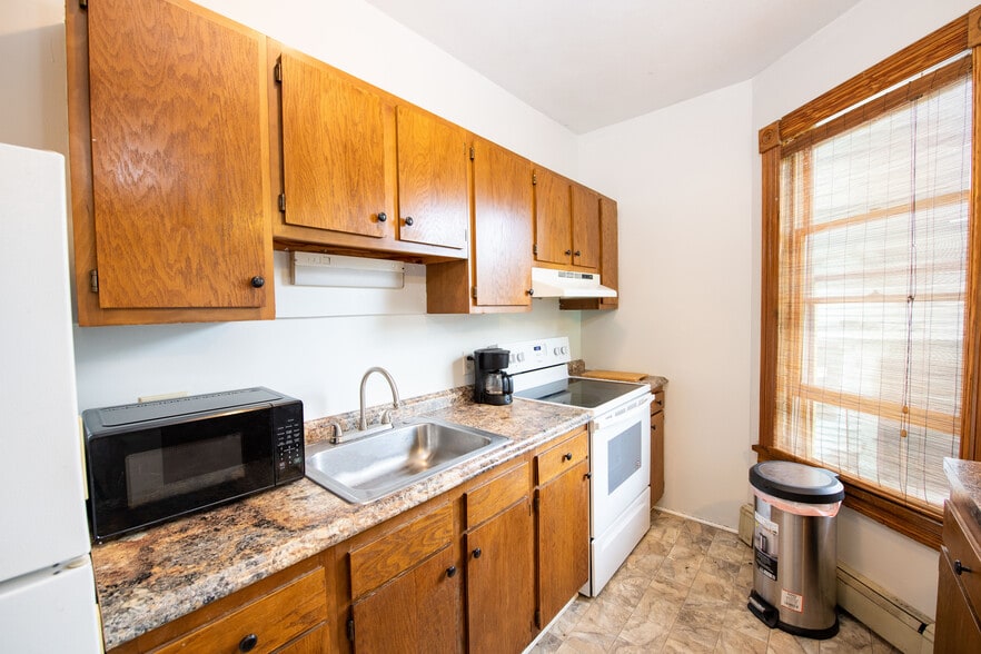 Building Photo - 129 Green St