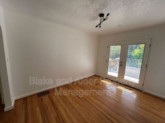 Building Photo - 198 NE 157th Ave