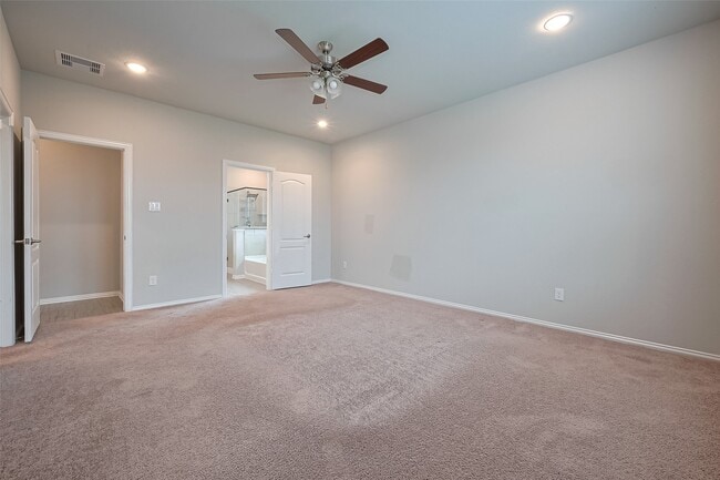 Building Photo - 31415 Conover Dr