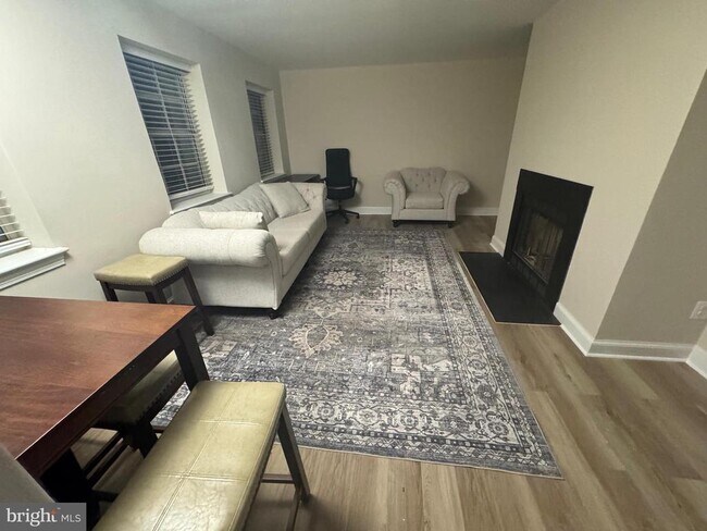 Building Photo - 2107 N Scott St