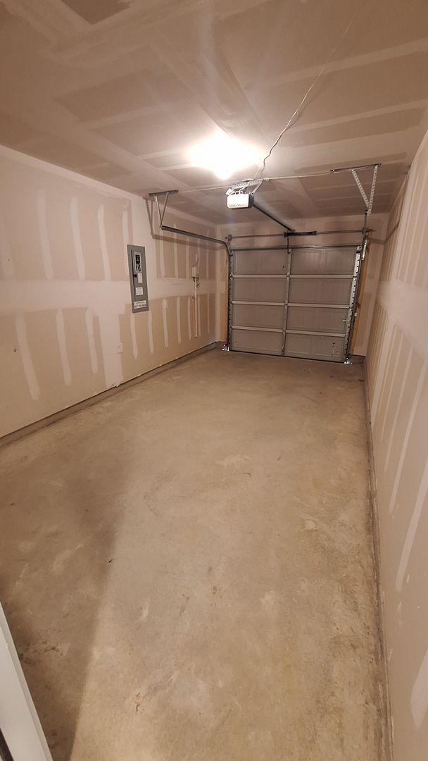 Building Photo - NEWLY BUILT 3 bedroom 2.5 Bath! *1.5 MONTH...