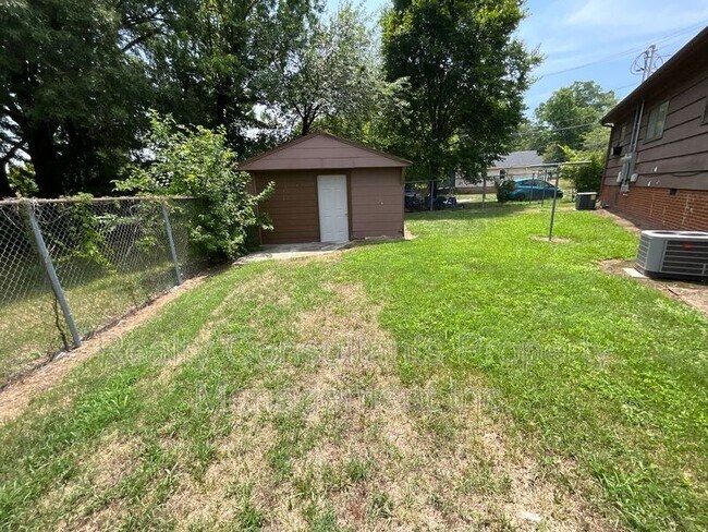 Building Photo - 201 Lowdermilk St