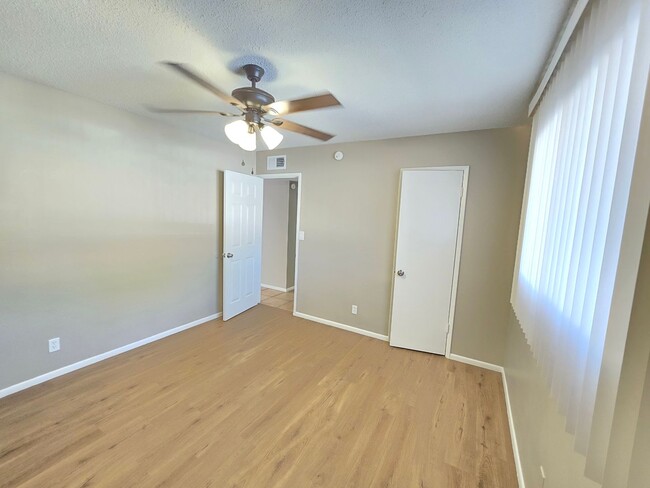 Building Photo - Great Location! Remodeled 1 bed 1 bath