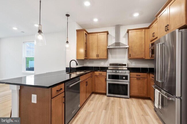 Building Photo - 45176 Drowes Ter