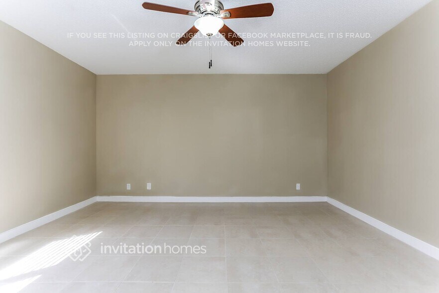 Building Photo - 112 La Mancha Ave