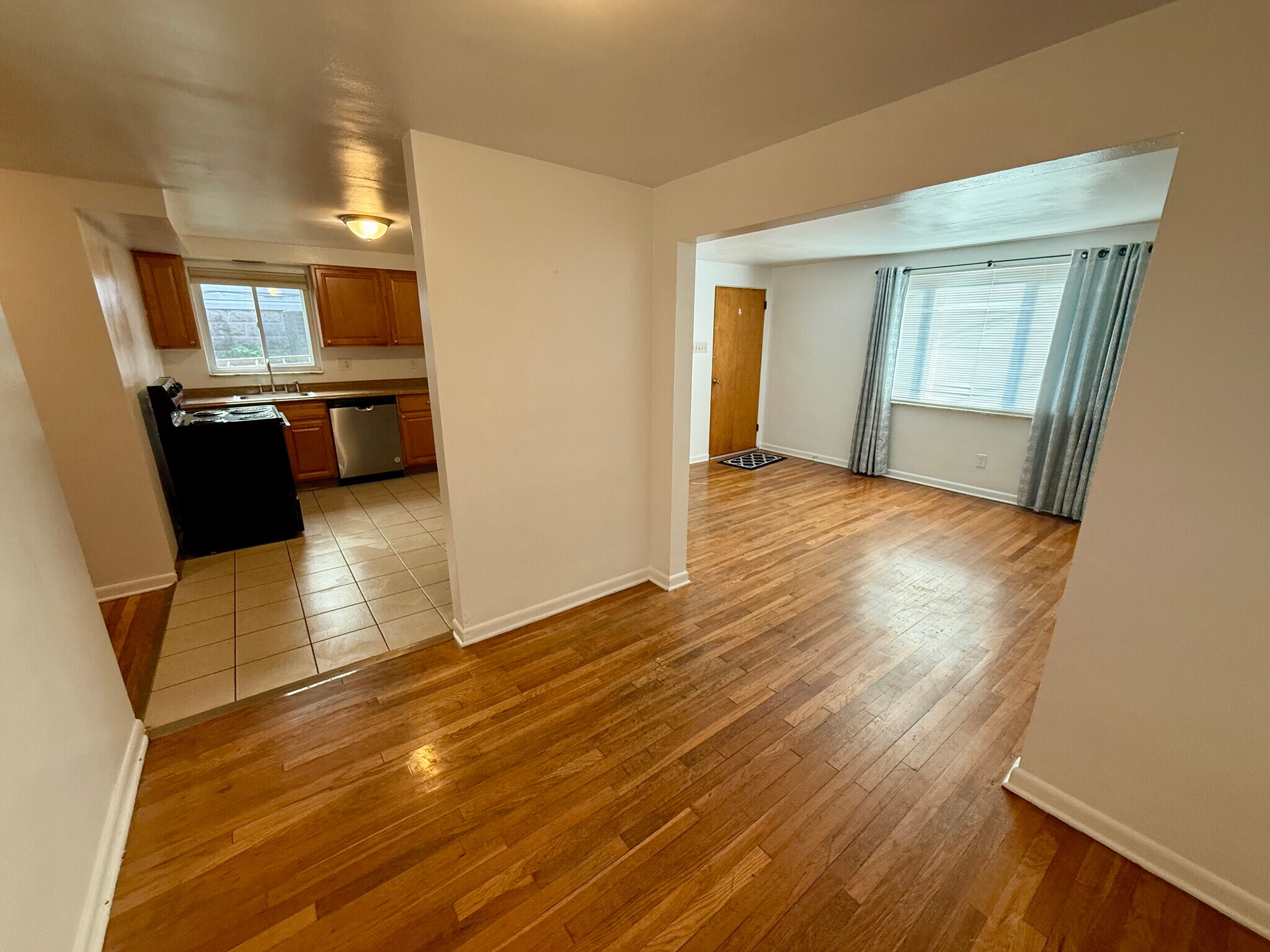Building Photo - 230 Clairmont Ave