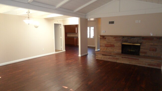 Building Photo - 344 N Shattuck Pl