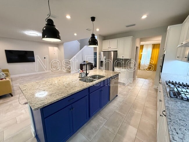 Building Photo - 676 Natureland Cir