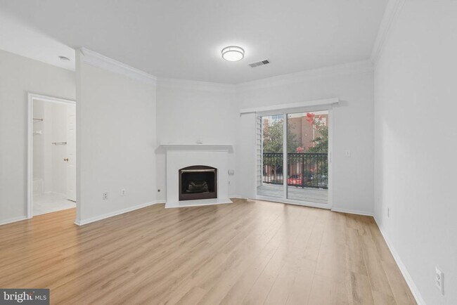 Building Photo - 1581 Spring Gate Dr.