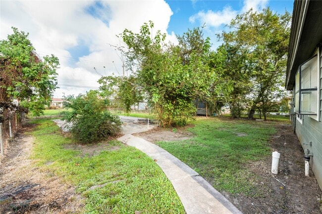 Building Photo - 1714 N Avenue H