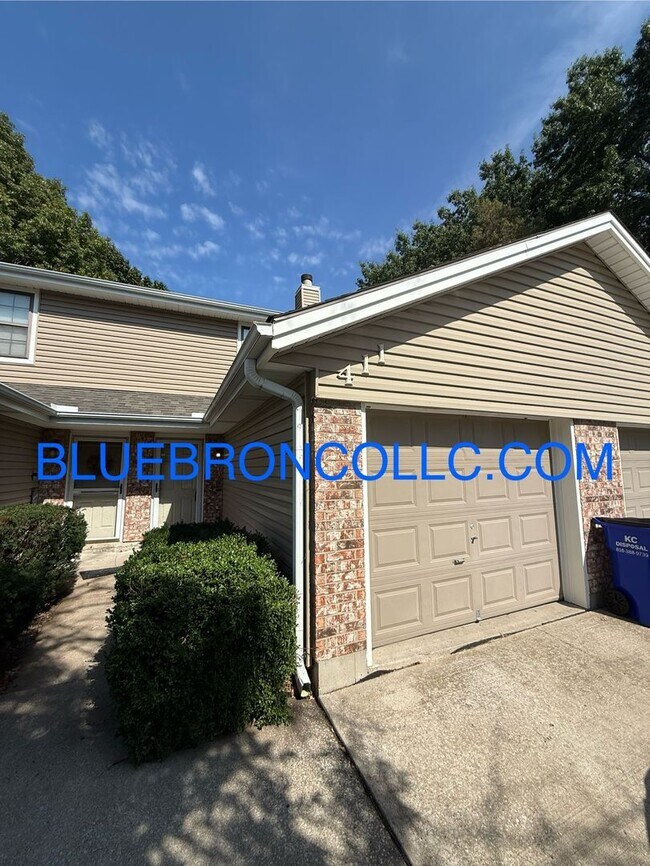 Building Photo - This one will go fast, marvelous 2 bedroom...