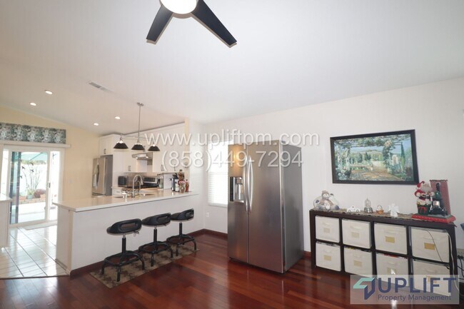 Building Photo - 3 Bed 2 Bath Home With Spacious Back Yard