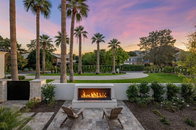 Building Photo - 6500 E Cactus Wren Rd