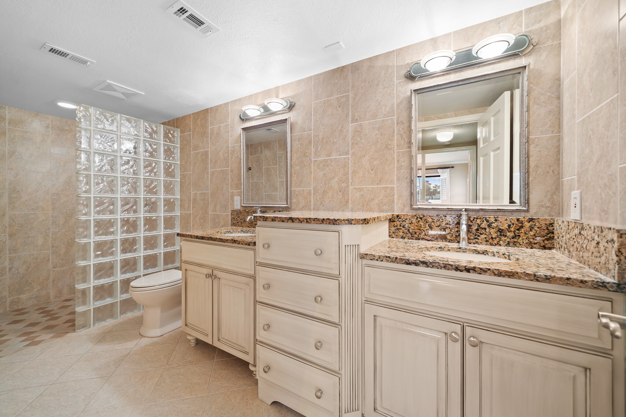 Primary Bath - 2220 Front St