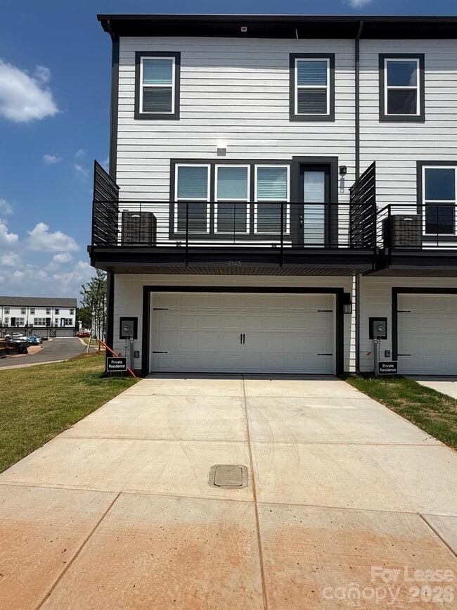 Building Photo - 2143 Hawksworth Ln