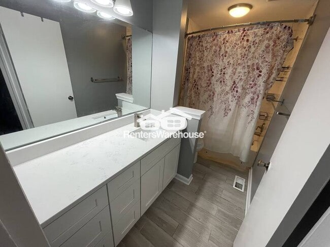 Building Photo - 1331 Stockett Square