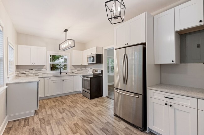 Building Photo - Recently Renovated 3BR Home Near Downtown Durham with Spacious Backyard! Available Now! Pet Frien...