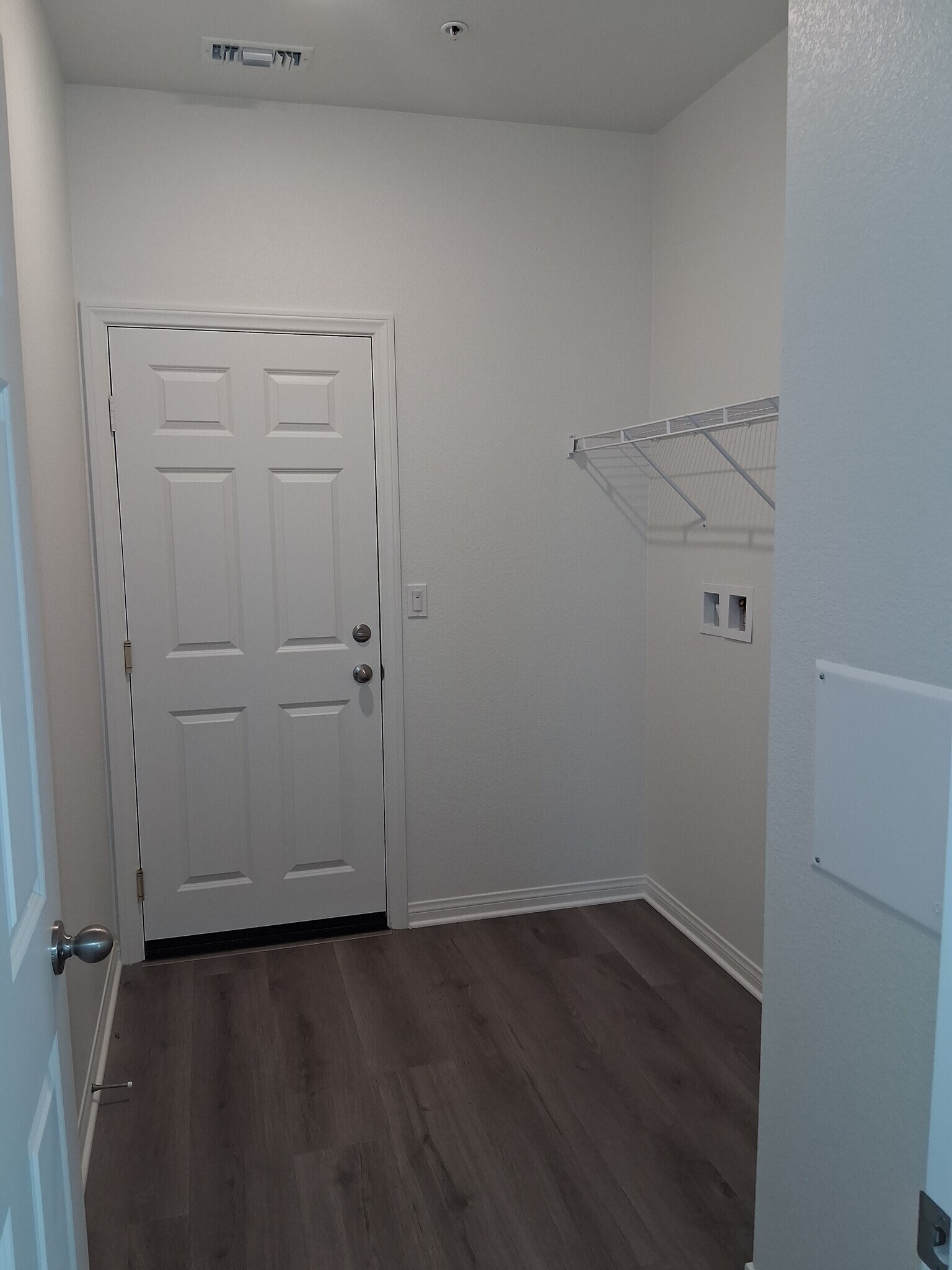 Indoor Laundry - 30570 Greenfield Dr