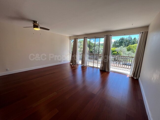 Building Photo - 938 Lea Dr