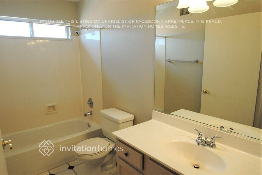 Building Photo - 4103 E Arbor Ave
