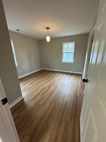 Building Photo - 804 Matheson Ave