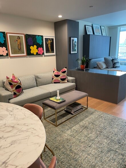 Building Photo - 877 Francisco St