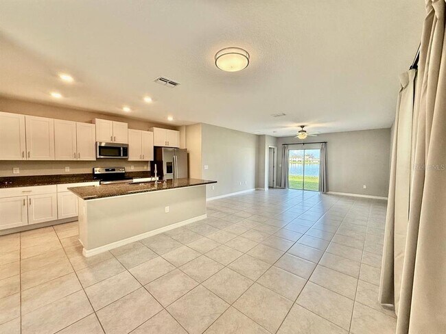 Building Photo - 1036 Royal Empress Dr