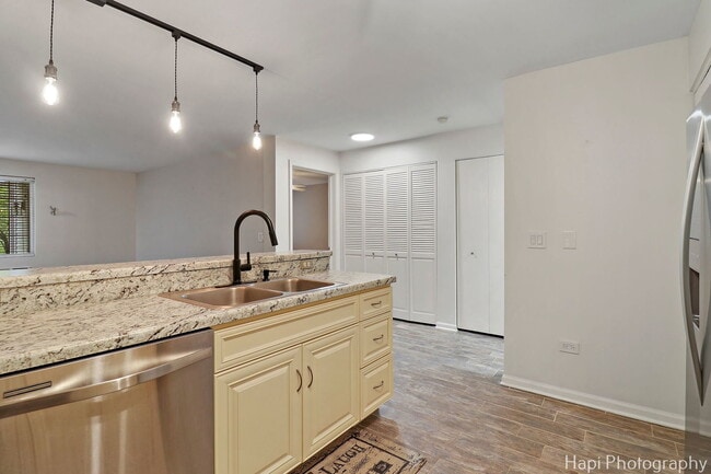 Building Photo - 2313 Silverstone Dr