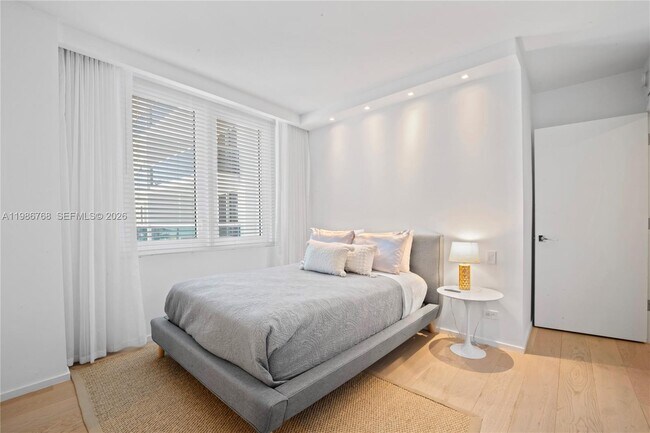 Building Photo - 2301 Collins Ave