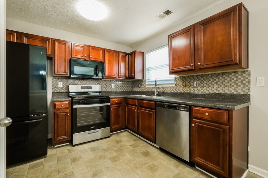 Building Photo - 4352 Arabian Way SW