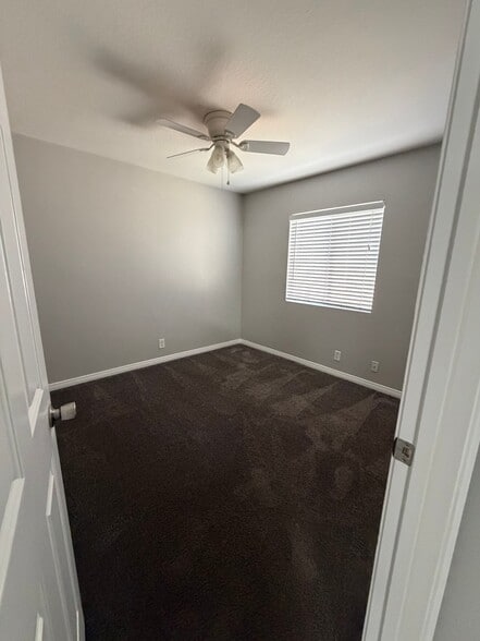 Building Photo - 24056 Golden Pheasant Ln