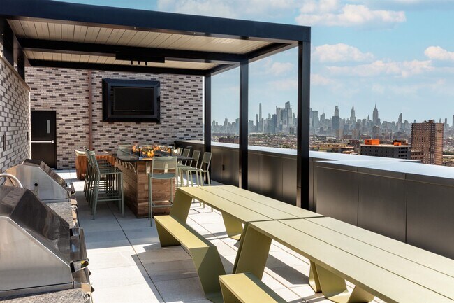 Building Photo - 32 Oakland Ave