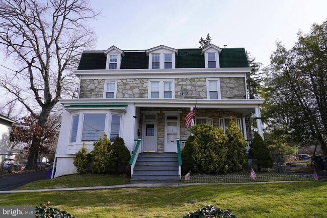 Building Photo - 1053 Easton Rd